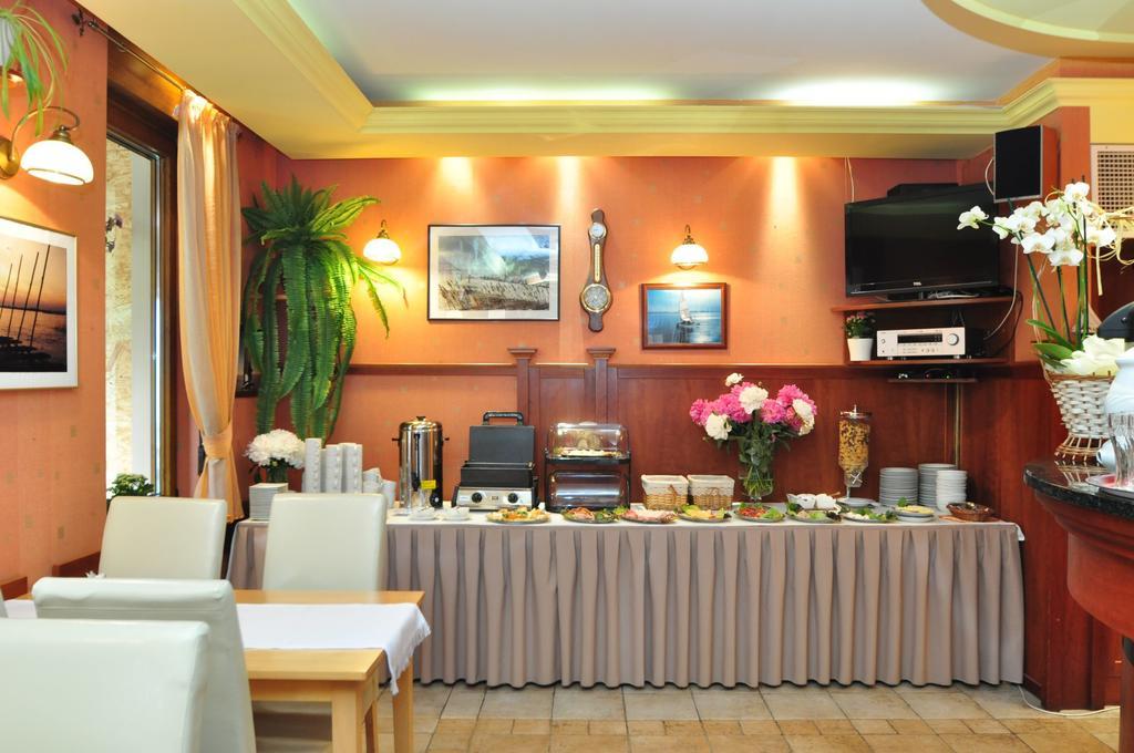 Aparthotel Mikolajki Exteriör bild